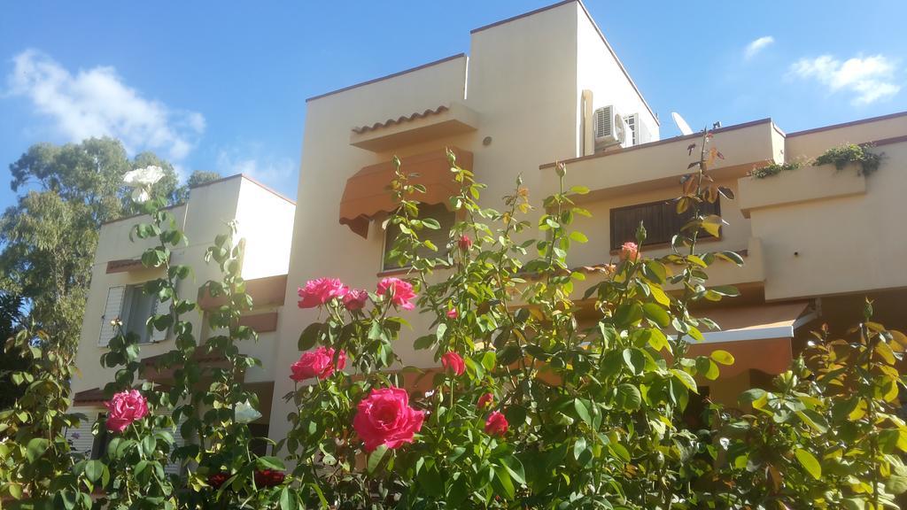 Domomea Hotel Quartu Sant'Elena Exterior photo